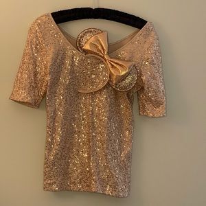 Metallic sequins top rose gold look